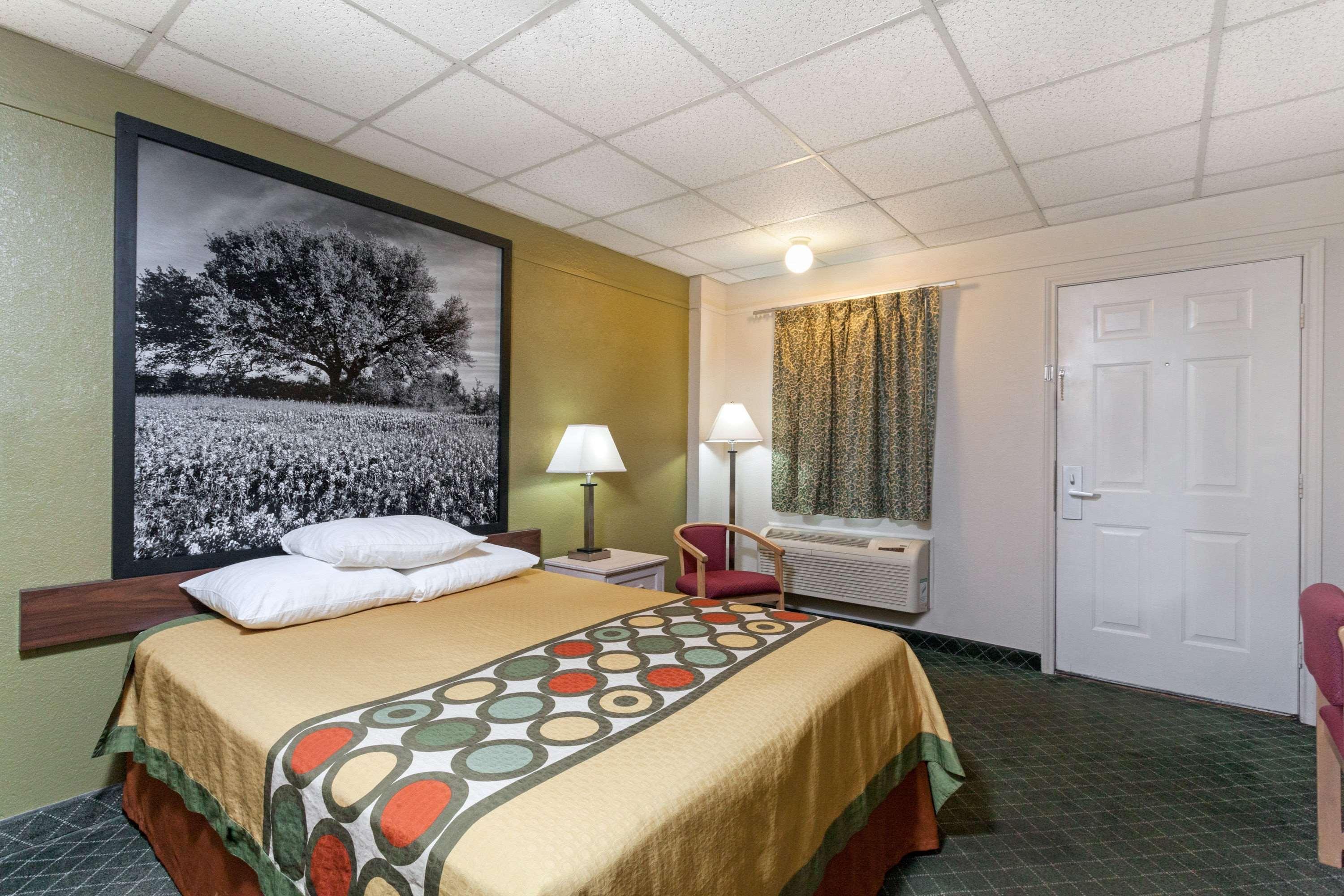 Super 8 by Wyndham Fredericksburg Hotel Eksteriør billede