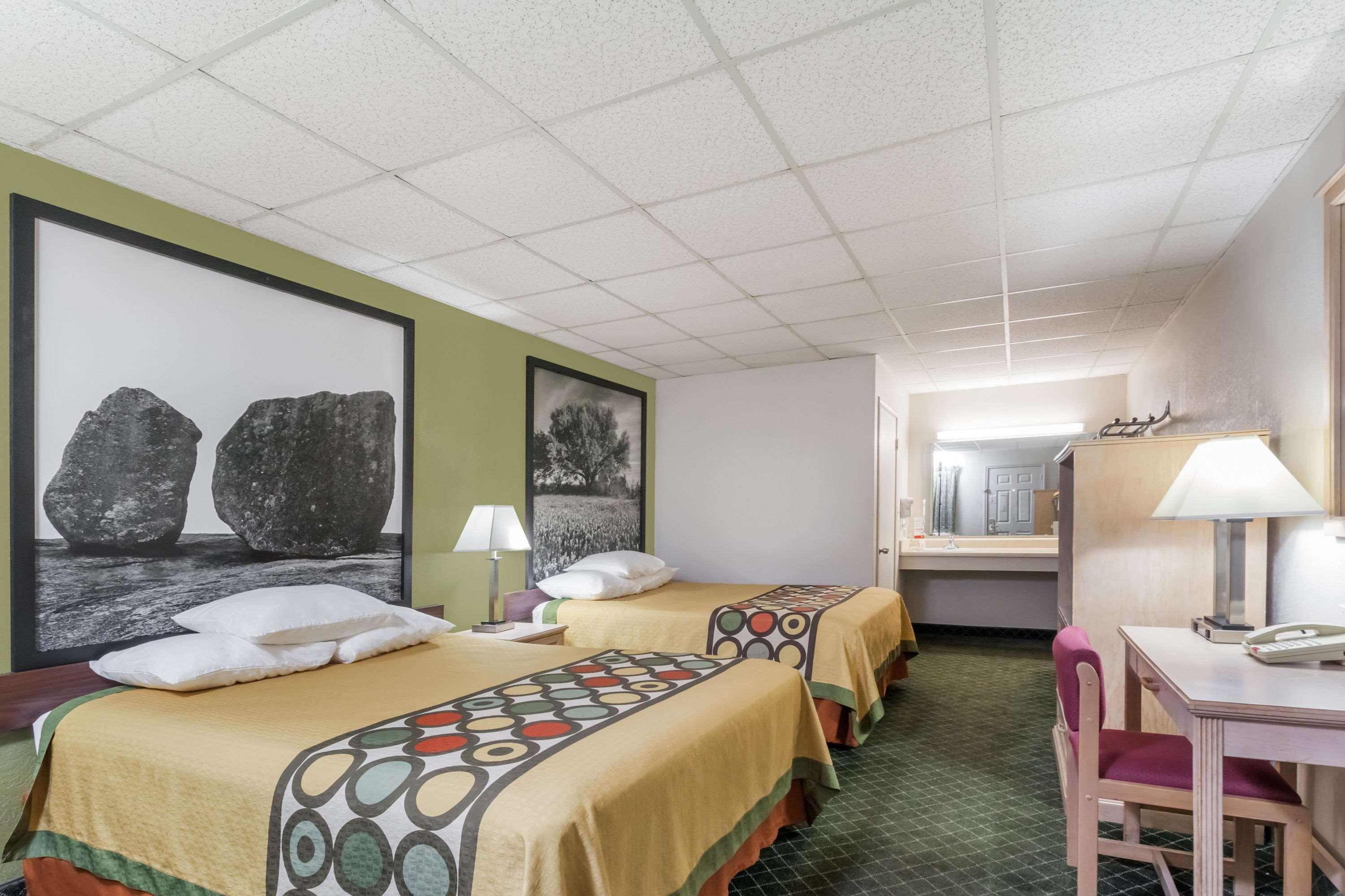 Super 8 by Wyndham Fredericksburg Hotel Eksteriør billede