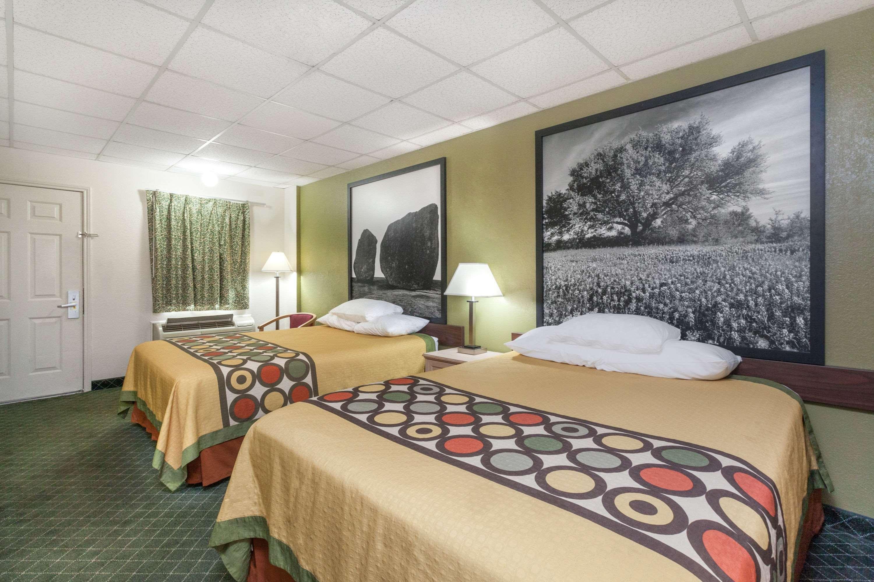 Super 8 by Wyndham Fredericksburg Hotel Eksteriør billede