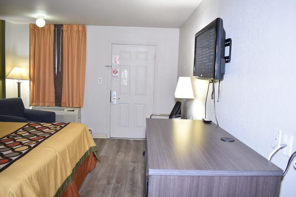 Super 8 by Wyndham Fredericksburg Hotel Eksteriør billede