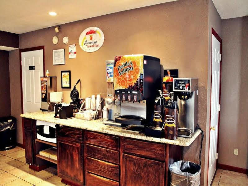 Super 8 by Wyndham Fredericksburg Hotel Eksteriør billede