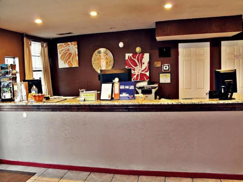 Super 8 by Wyndham Fredericksburg Hotel Eksteriør billede